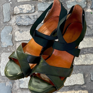 L'AMOUR DES PIEDS Women's Inesa Black Leather Wedge Sandals 9.5